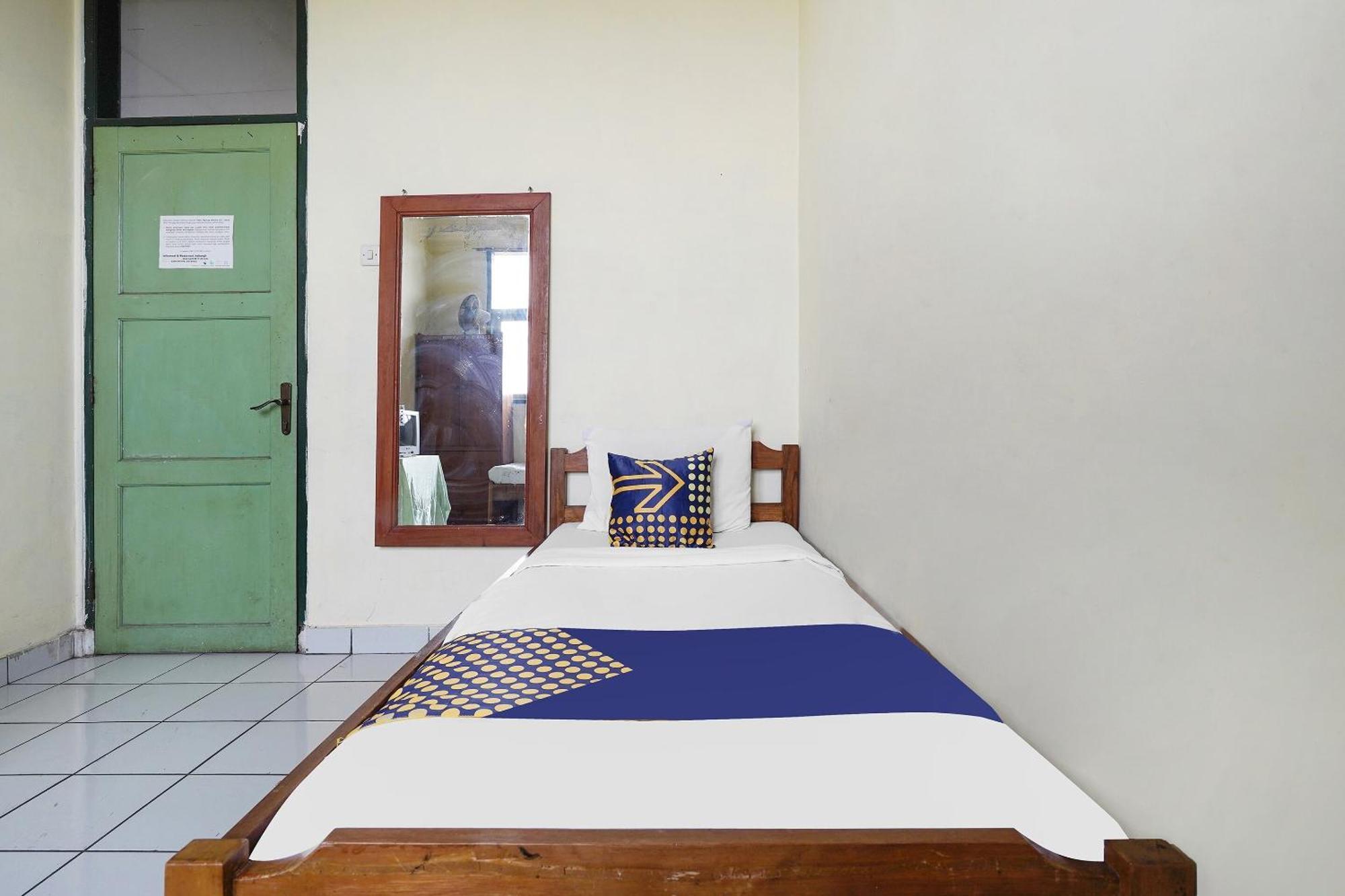 Spot On 91064 Wisma Lec Syariah Garut Exterior photo