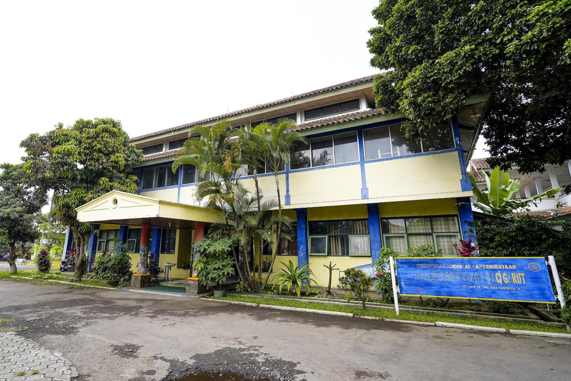 Spot On 91064 Wisma Lec Syariah Garut Exterior photo